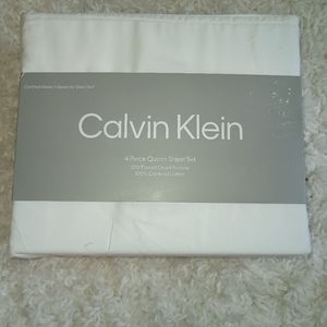 Calvin Klein 4pc white queen sheets
